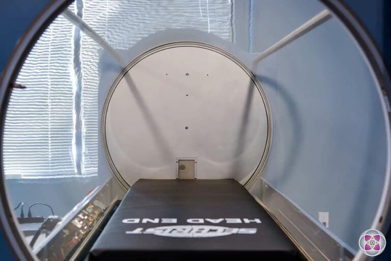 looking-into-entrance-of-hbot-at-ama-regenerative-medicine